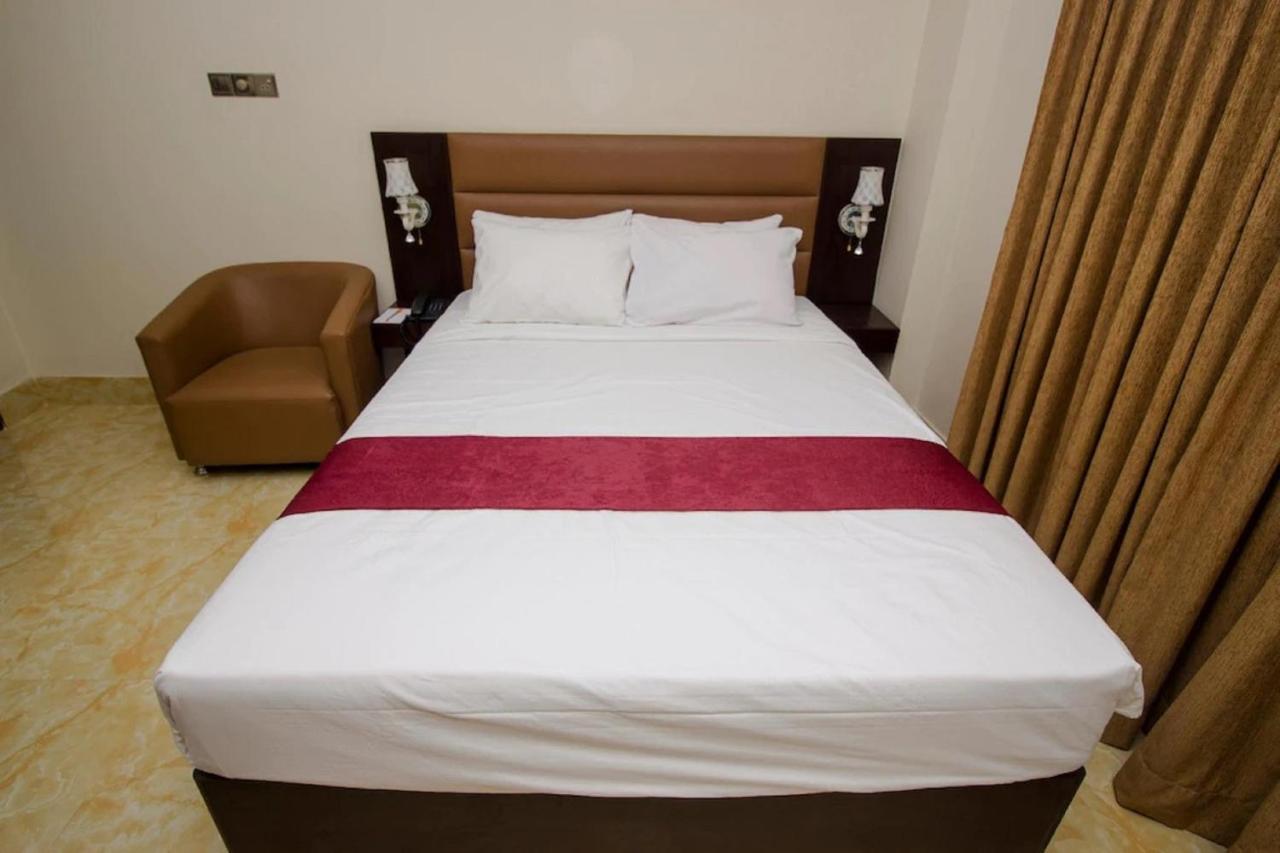 Hotel Gulshan Lake View Dhaka Eksteriør billede